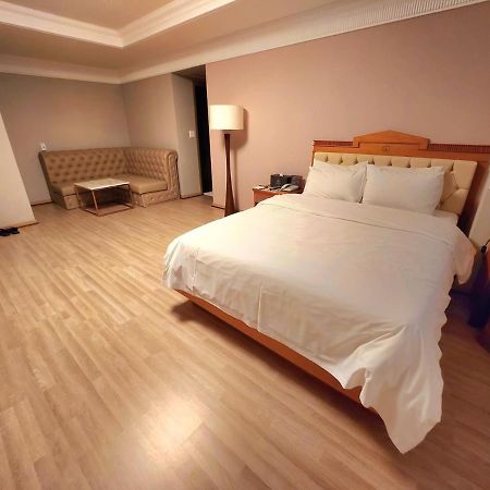 Gwangju Empire Hotel Gwangju Metropolitan City Екстер'єр фото